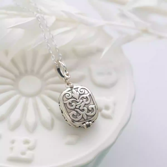 Turquoise sterling silver gawu box necklace