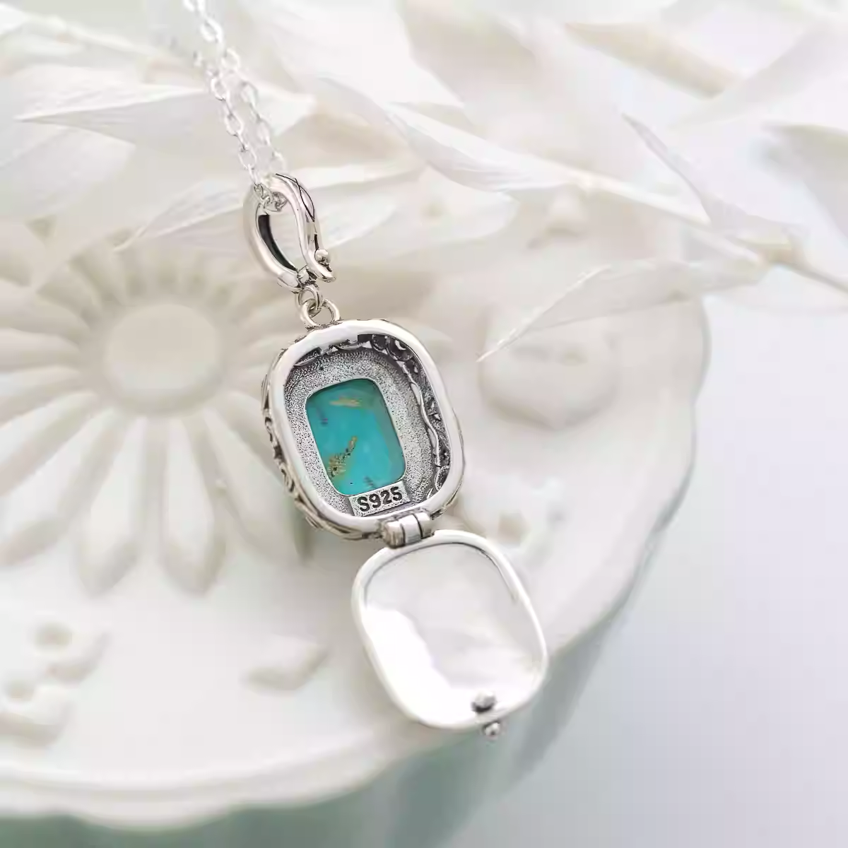 Turquoise sterling silver gawu box necklace
